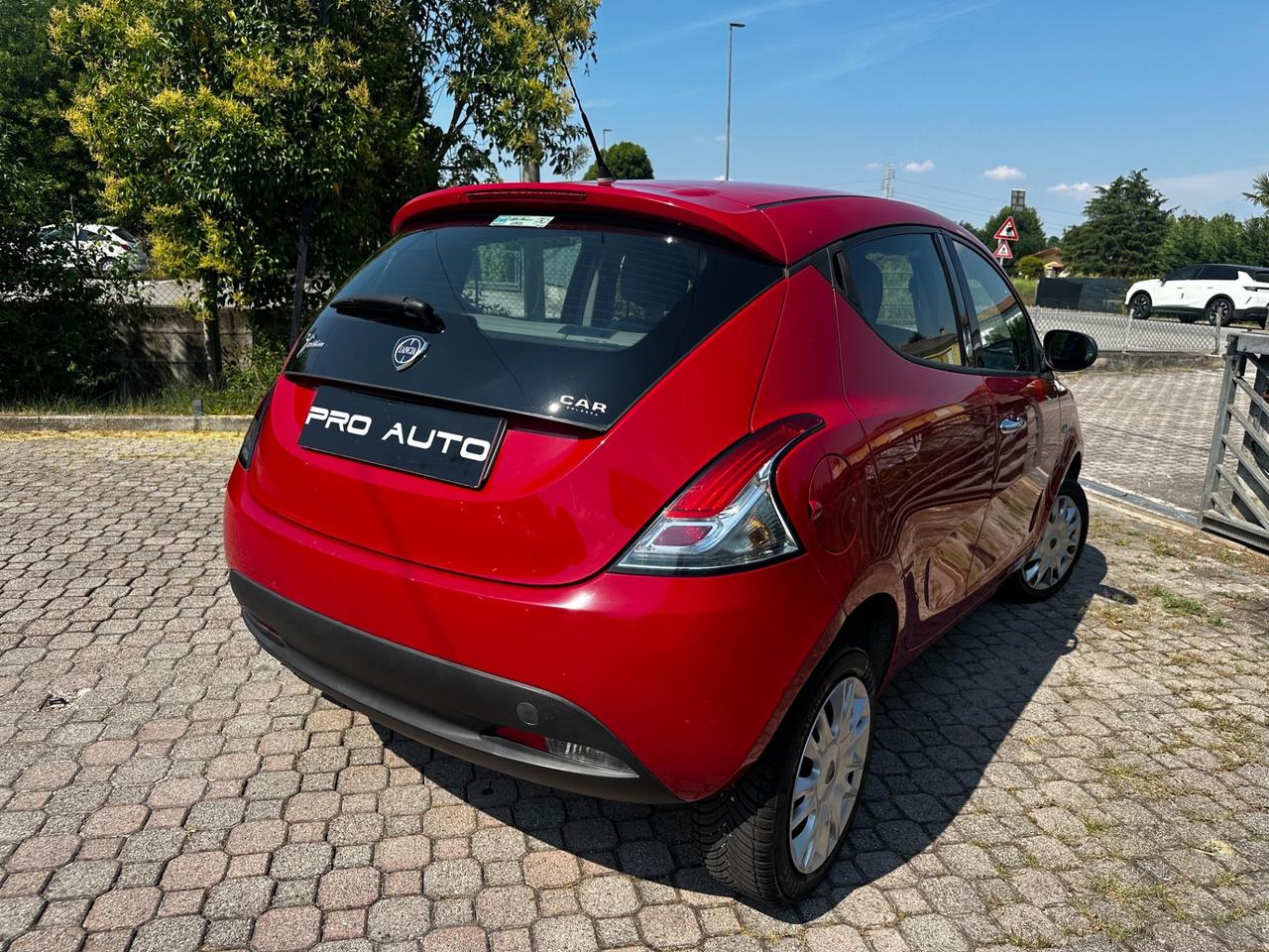 Lancia Ypsilon 0.9 TwinAir 85 CV 5 porte Metano Ecochic Gold