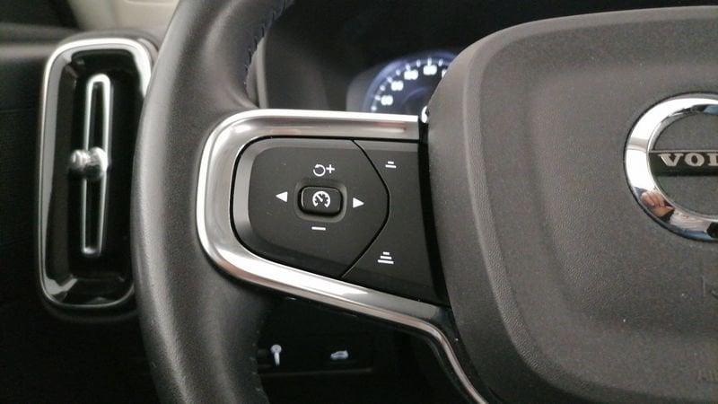 Volvo XC40 1.5 t3 Momentum Pro 163cv auto my21