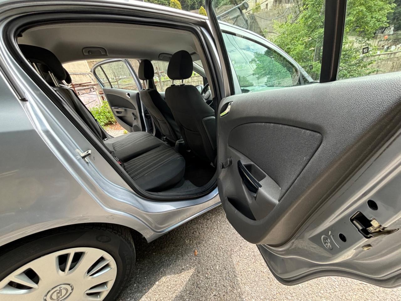 Opel Corsa 1.2 5 porte Club