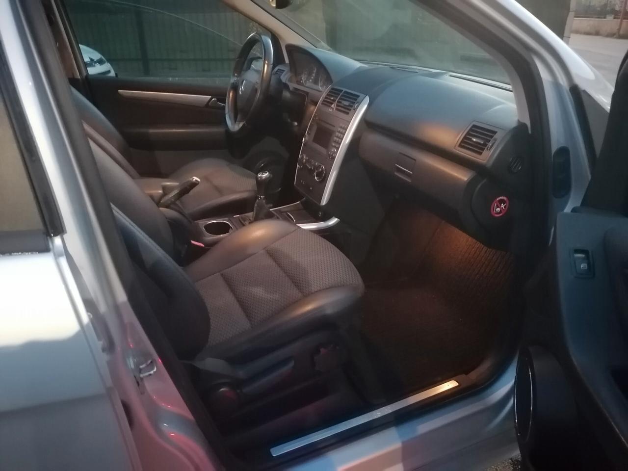 MERCEDES A 160 CDI BlueEFFICIENCY 2011 neopatentati