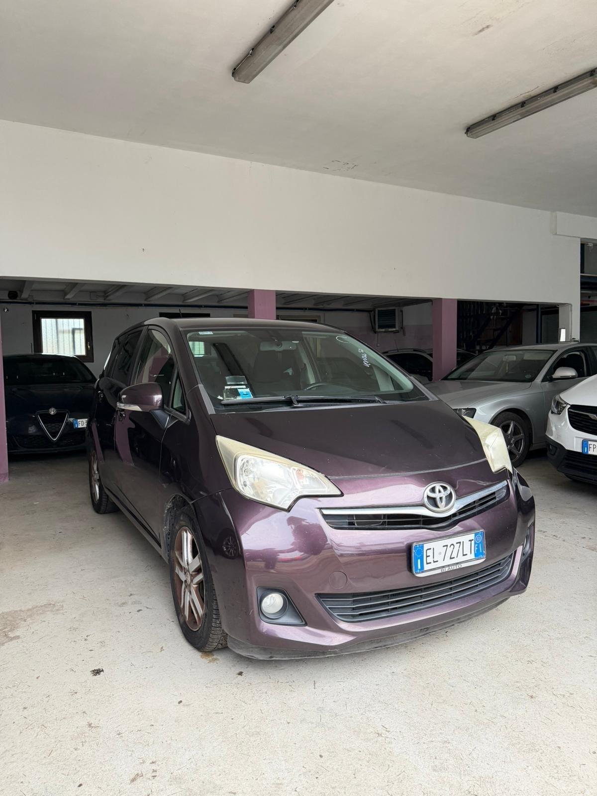 Toyota Verso-S 1.3 MT