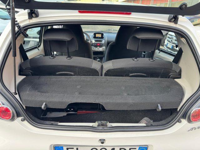 TOYOTA Aygo 1.0 12V VVT-i 5pt Connect Navi AUT.