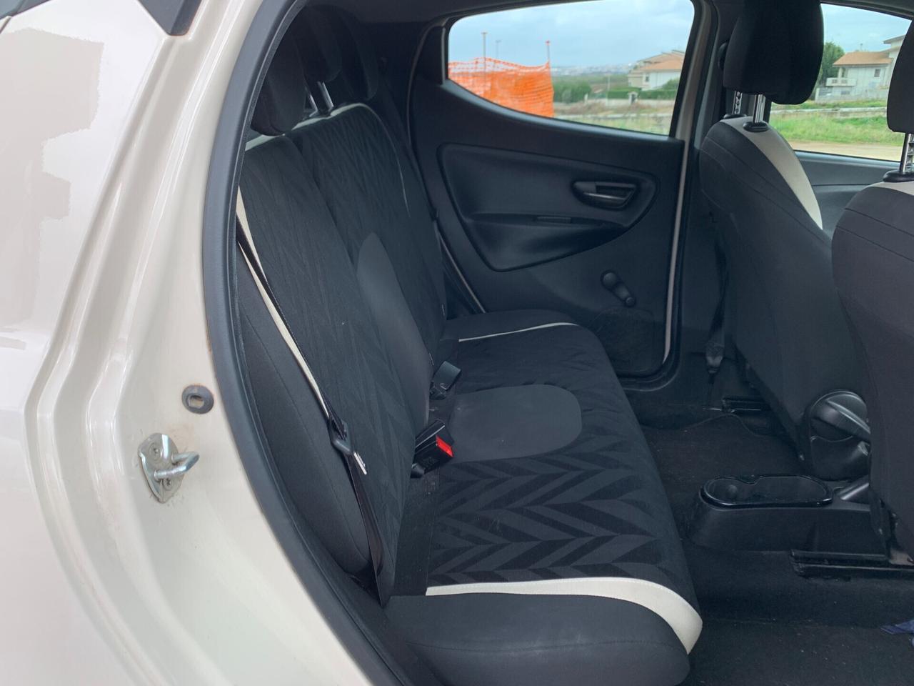 Lancia Ypsilon 1.2 69 CV 5 porte Gold