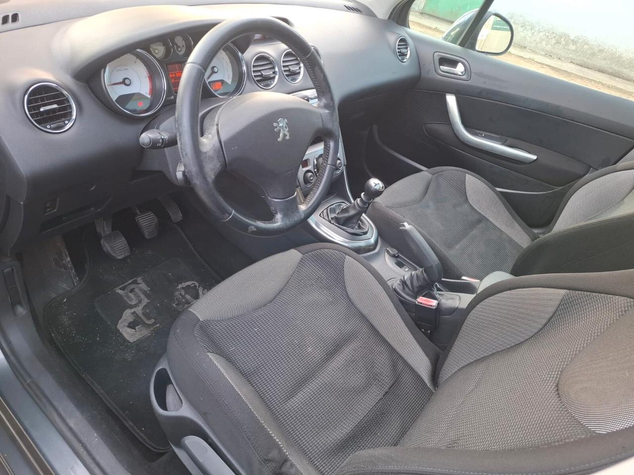 Peugeot 308 1.6 HDi 110CV 5p. Féline (6 Marce)