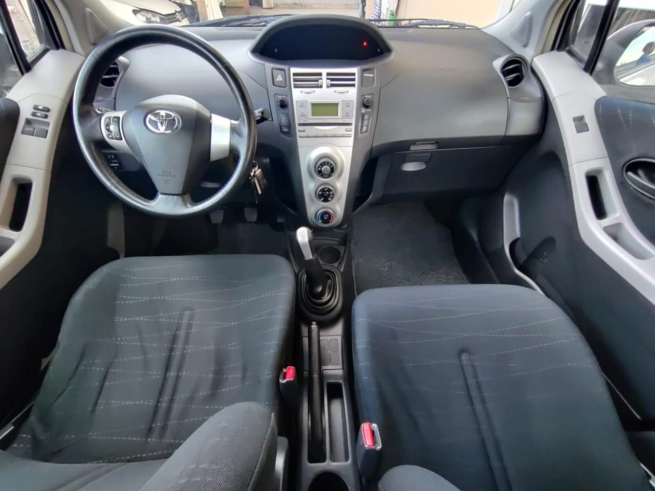 Toyota Yaris 1.0 benz 5 porte