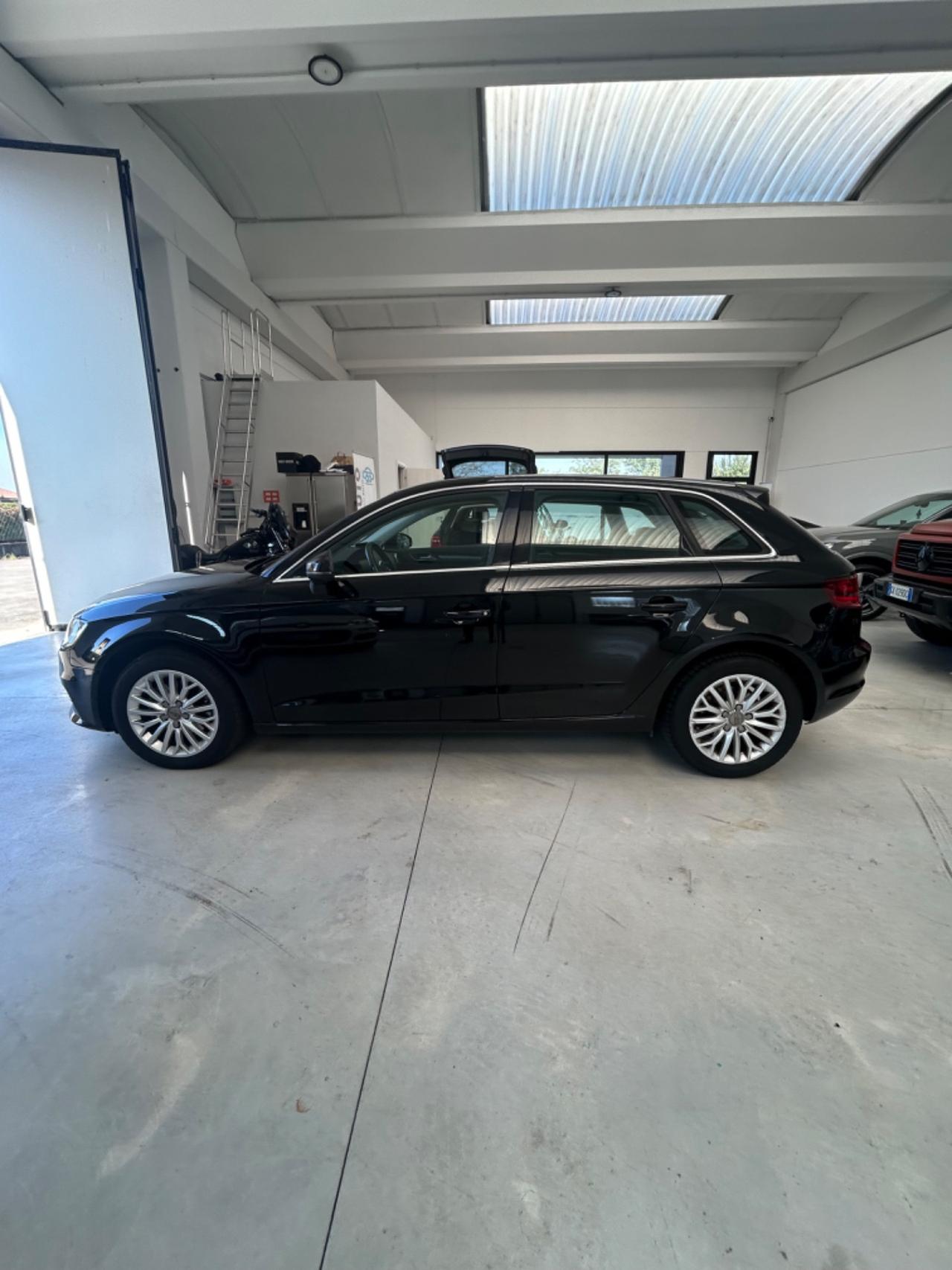 Audi A3 SPB 1.6 TDI ultra Attraction