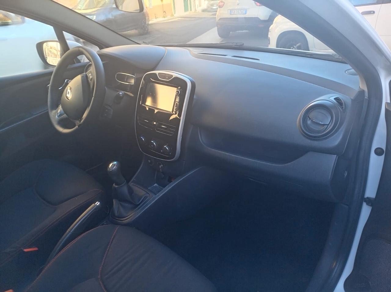 Renault Clio Sporter 1.5 dCi 8V 75CV Costume National