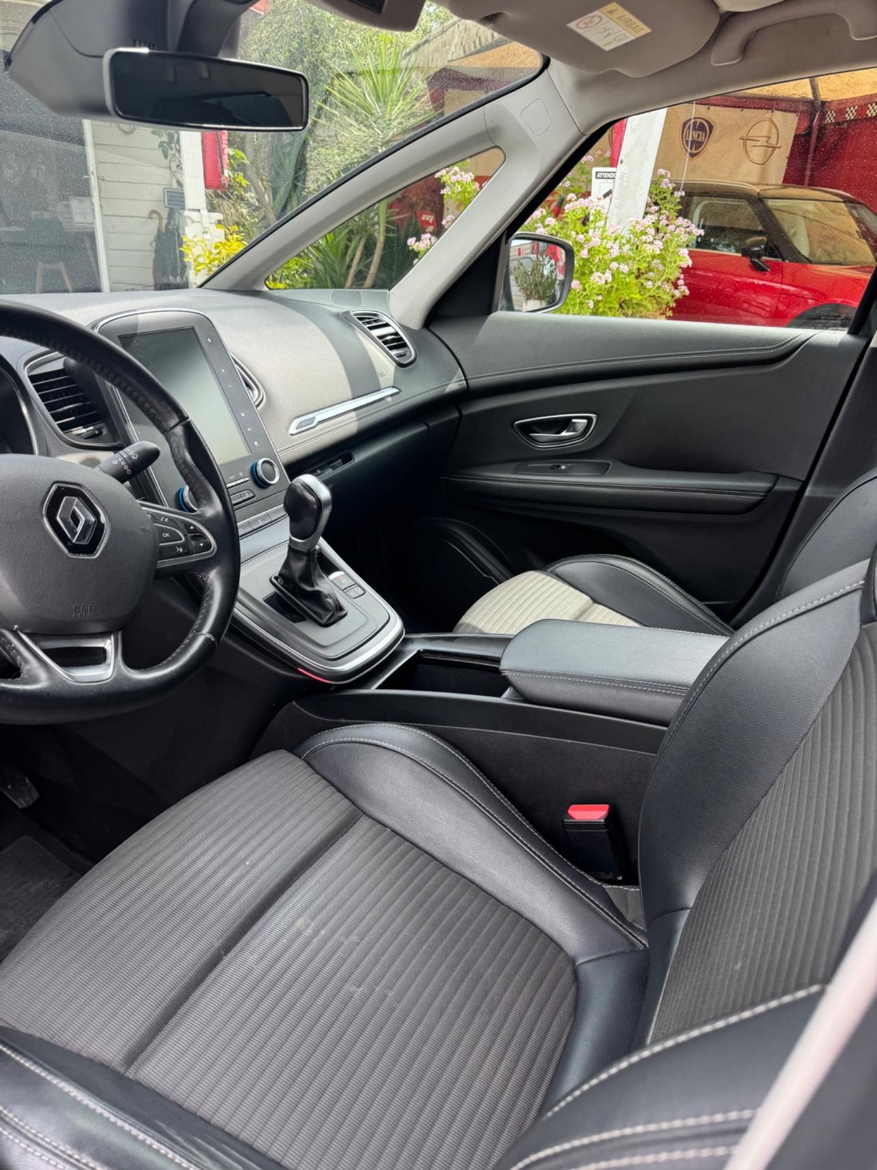 Renault Grand Scenic dCi 8V 110 CV EDC 7 POSTI