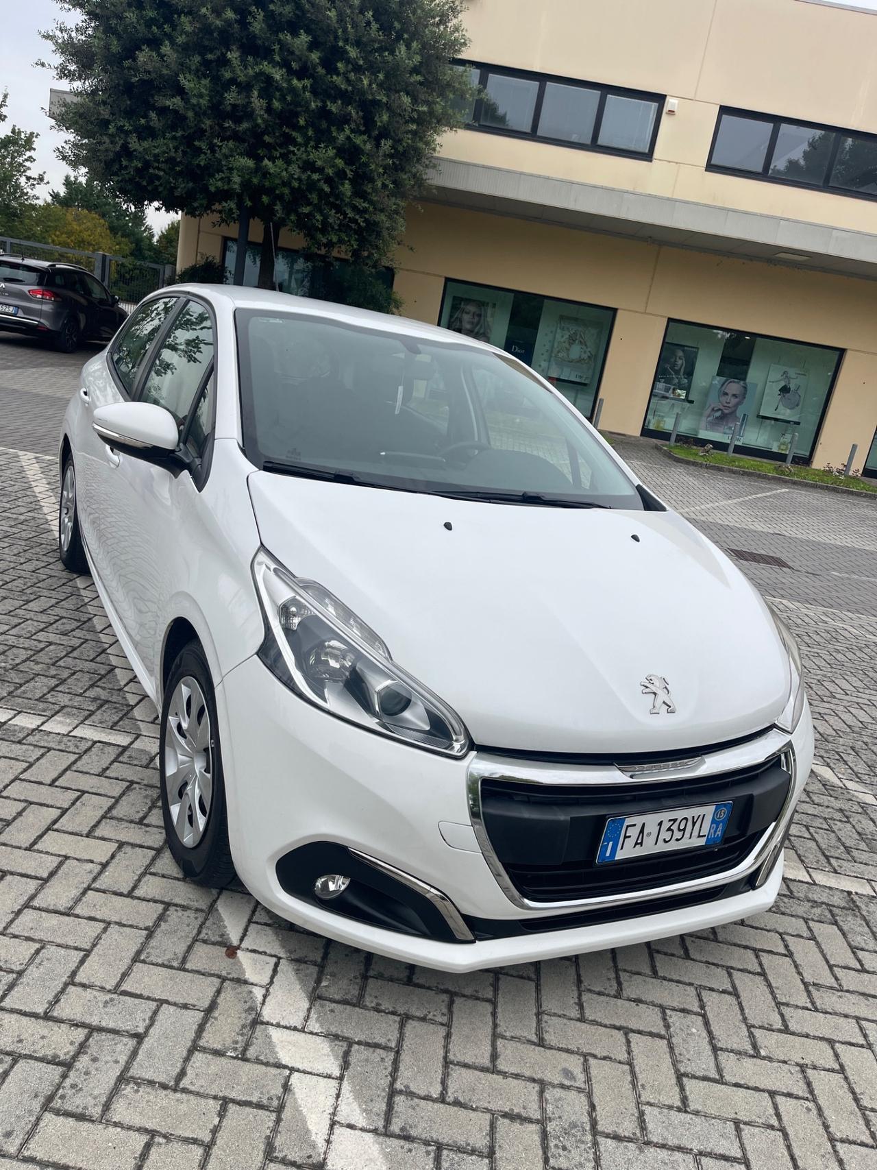 Peugeot 208 BlueHDi 75 5 porte Allure