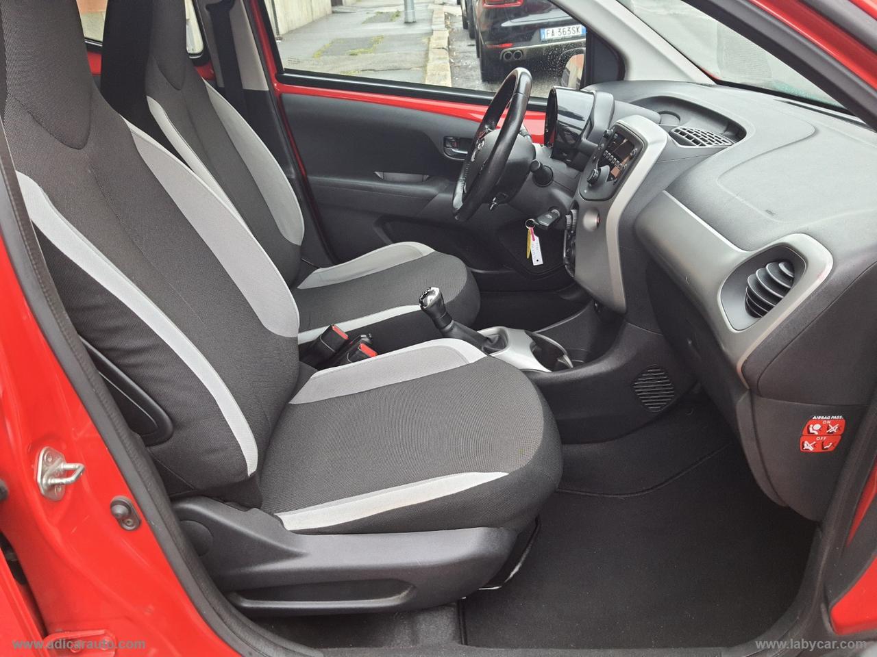 TOYOTA Aygo 1.0 VVT-i 69 CV 5p. x-cool TSS