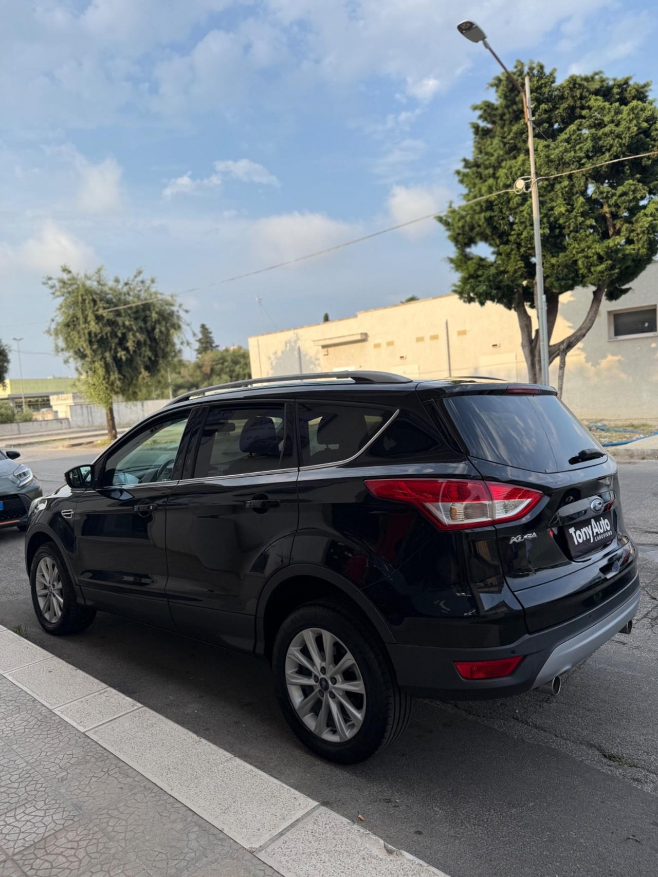 Ford Kuga 2.0 tdci Titanium 4wd 140cv powershift NAVI,PELLE,CAMBIO AUTOMATICO SOSTITUITO NUOVO 05/2025