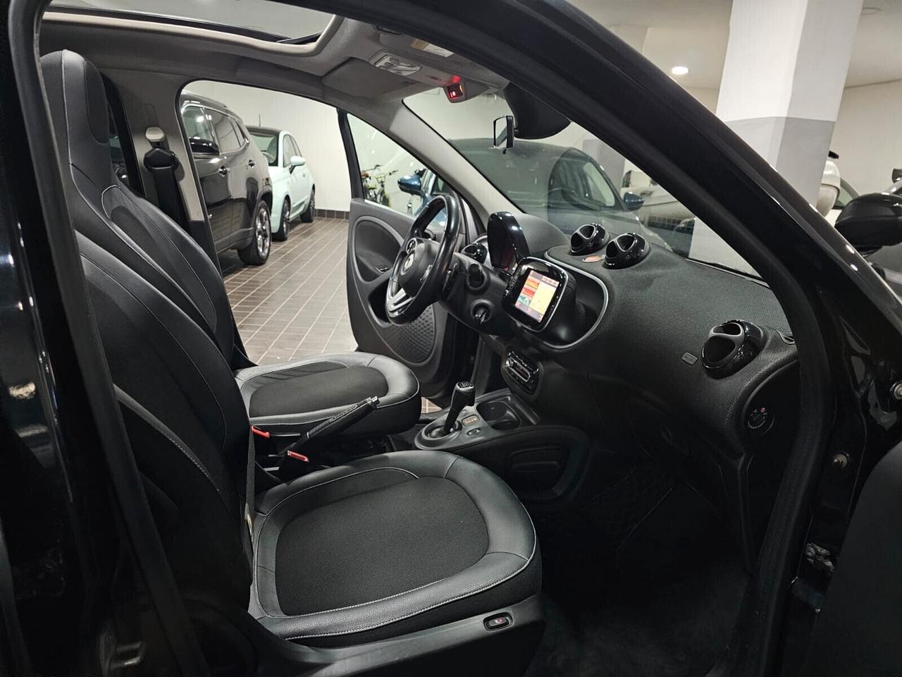 NUOVA SMART FORFOUR BRABUS EXCLUSIVE CABRIO EDITION 0.9 BENZ 109CV TWINAMIC