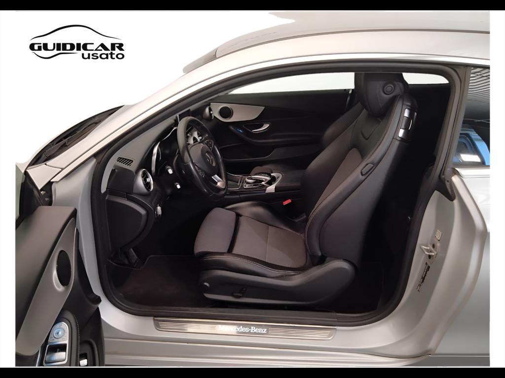 Mercedes-Benz Classe C-C205 2016 Coupe - C Coupe 220 d Premium 4matic auto