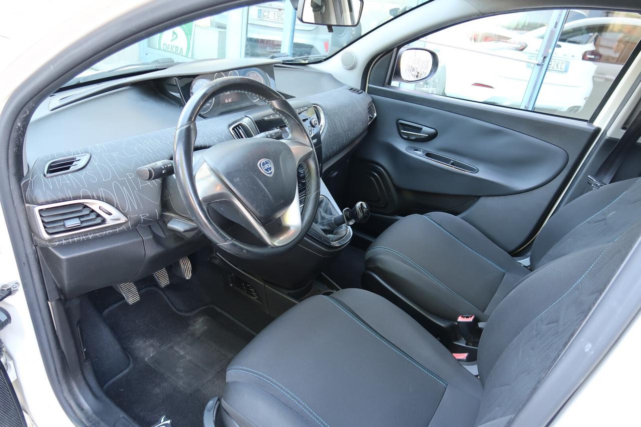 Lancia Ypsilon 0.9 TwinAir 85 CV 5p Metano Elefantino