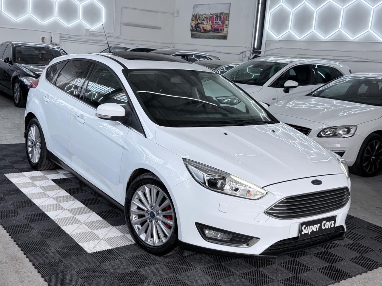 Ford Focus 1.0 EcoBoost 125CV PANORAMICO Titanium