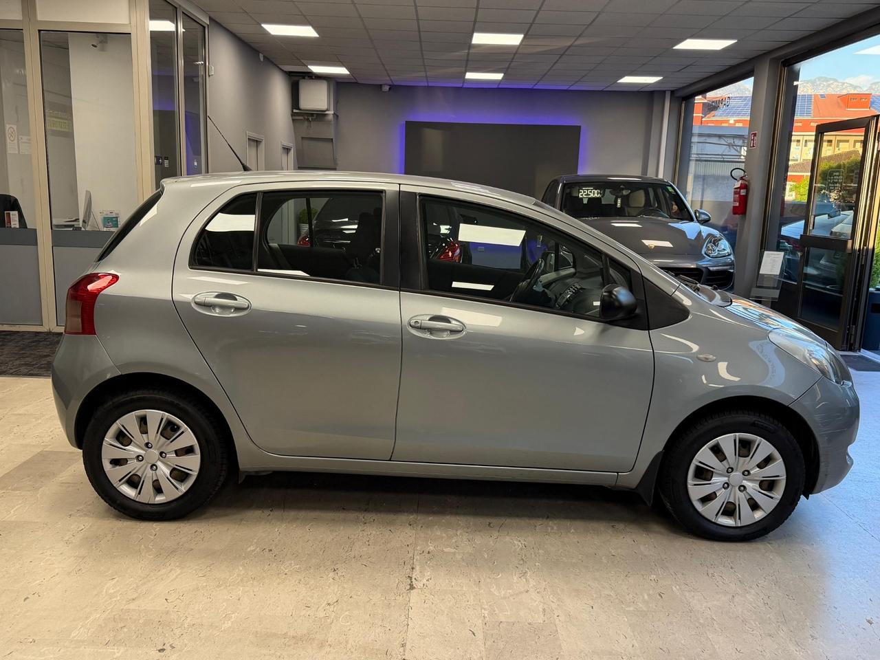 Toyota Yaris 1.0 5 porte Sol