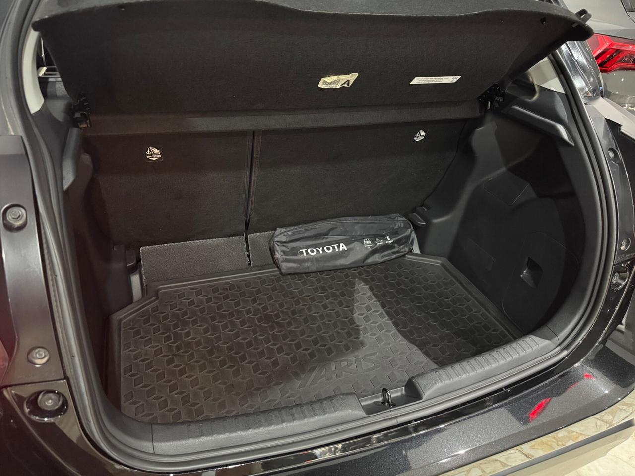 Toyota Yaris 1.5 Hybrid Trend Aziendale