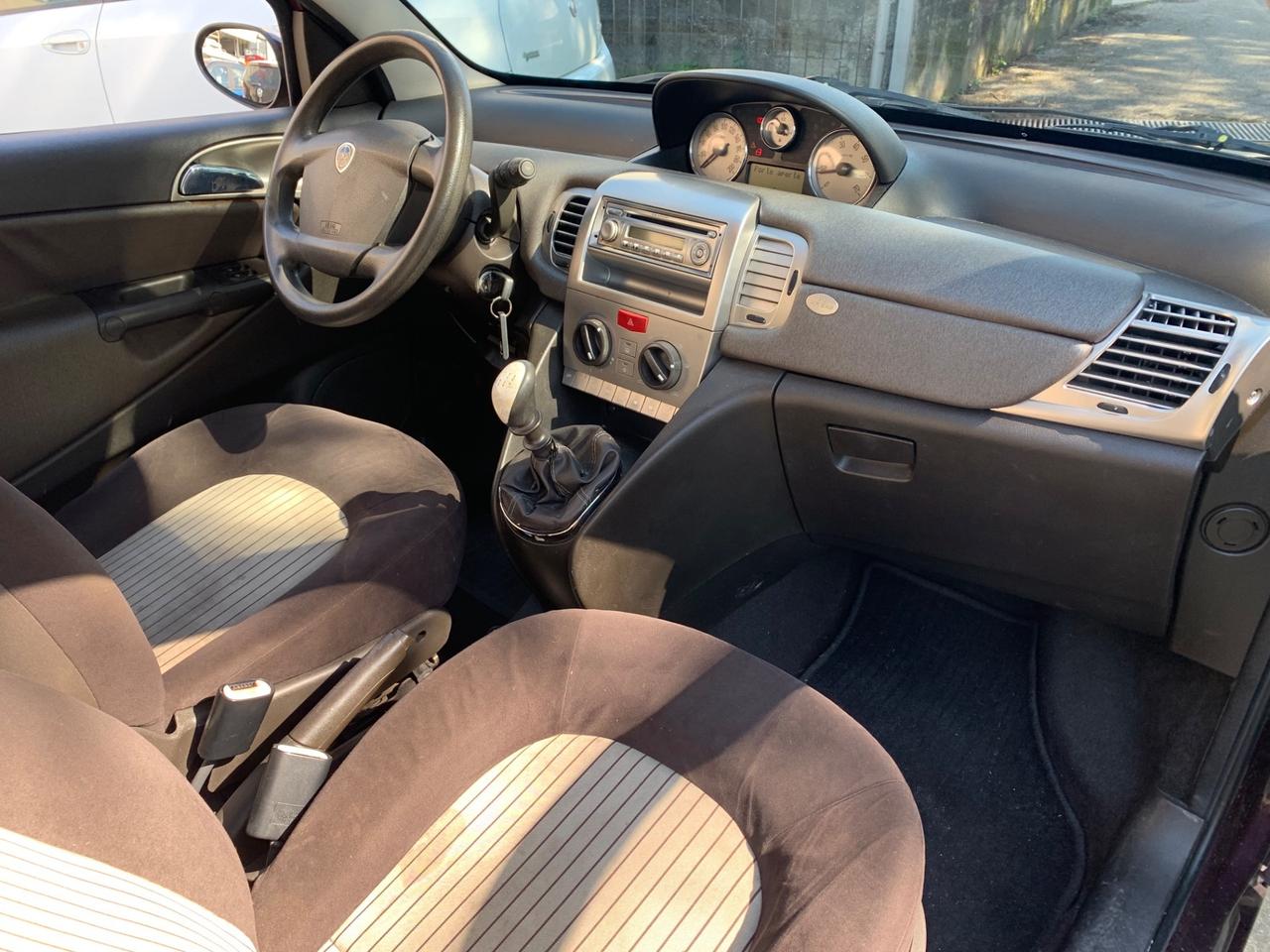 Lancia Ypsilon 1.2 Oro