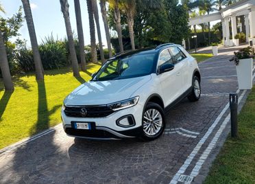 Volkswagen T-Roc 2.0 TDi 150cv DSG da VETRINA