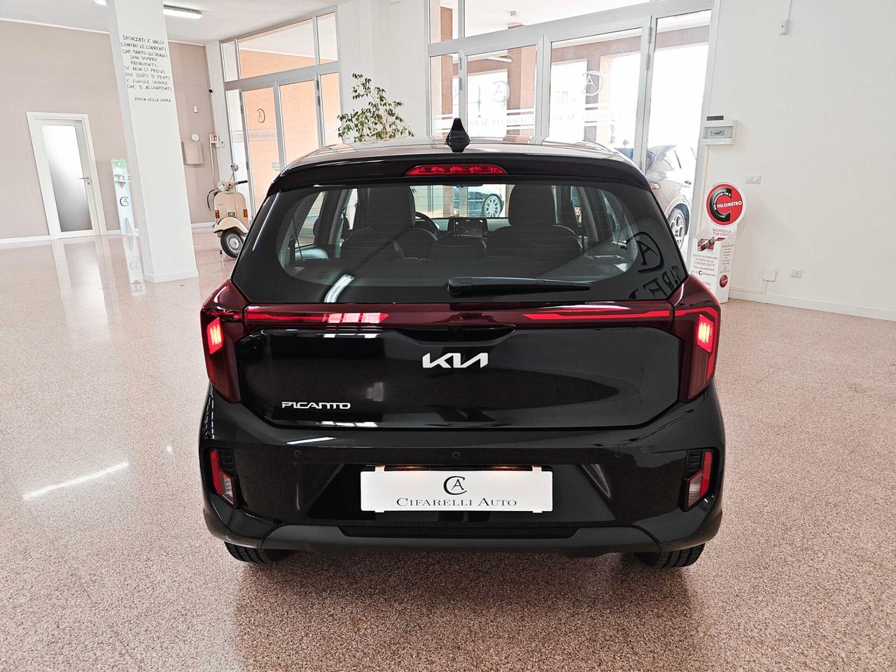 Kia Picanto 1.0 12V 5 porte Urban