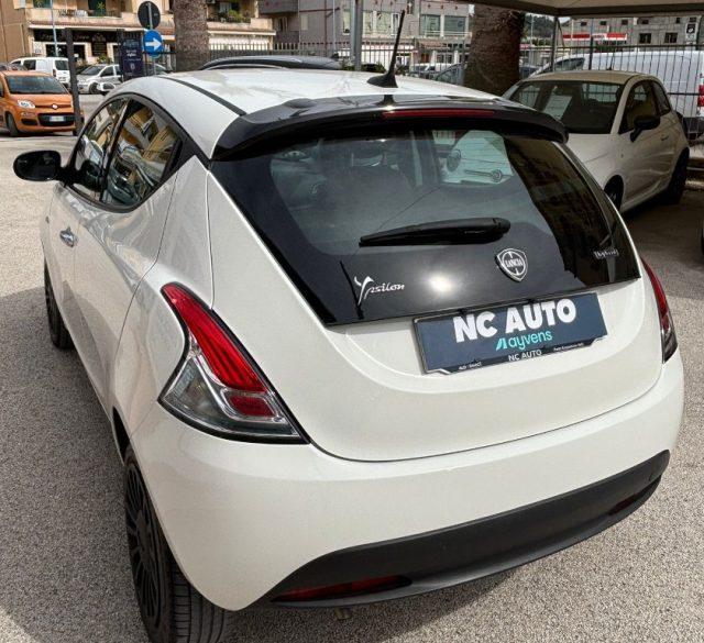 LANCIA Ypsilon 1.0 FireFly 5 porte S&S Hybrid Silver