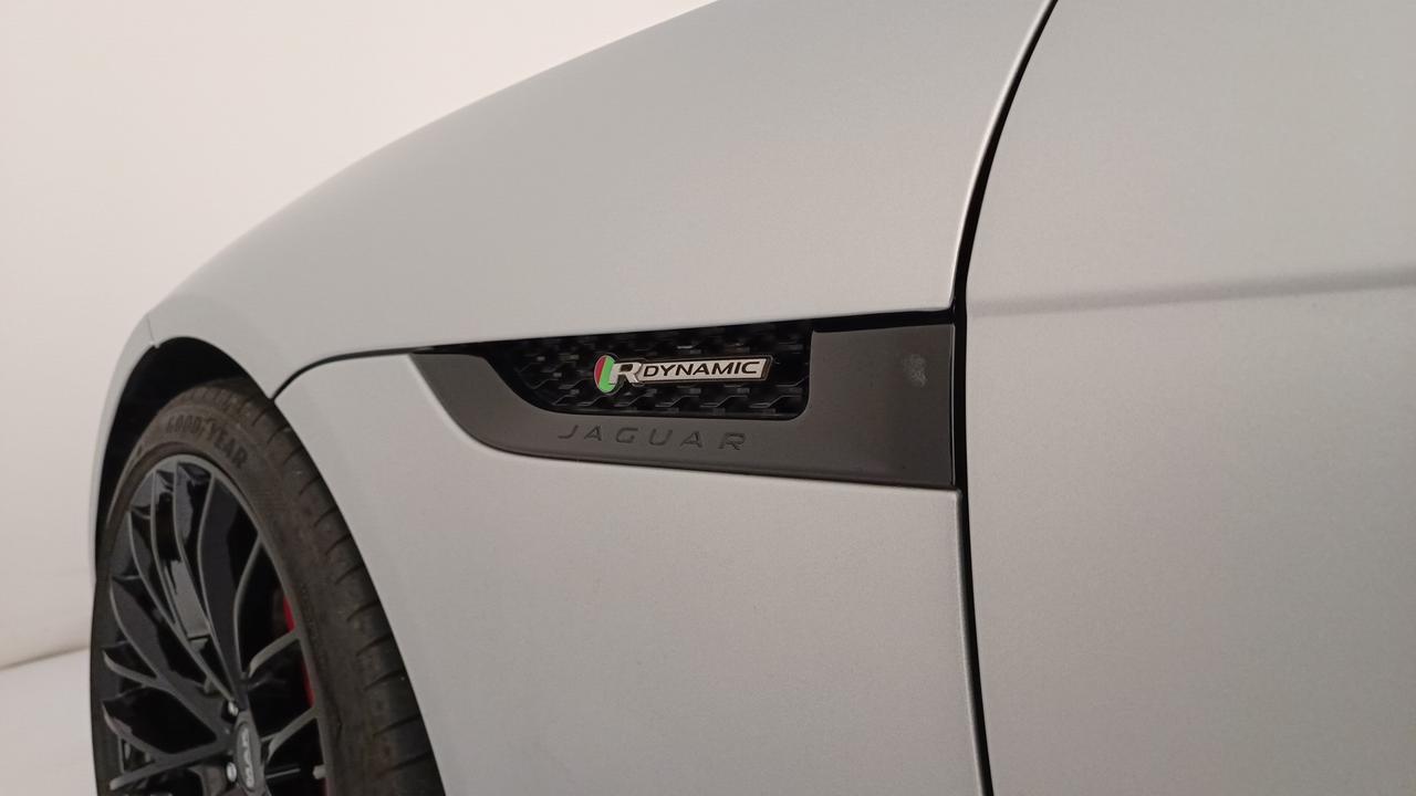 JAGUAR F-Type Coupe 2.0 i4 R-Dynamic rwd 300cv auto my19.5