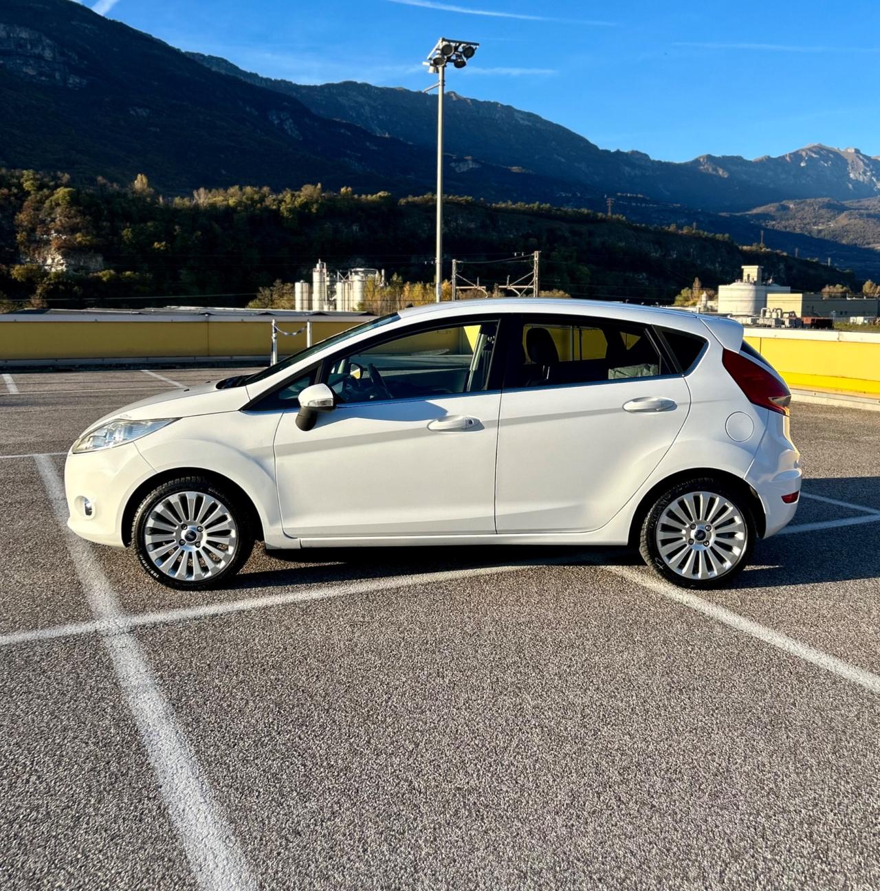 Ford Fiesta 1.4 TDCi 5p. Titanium Neopatentati