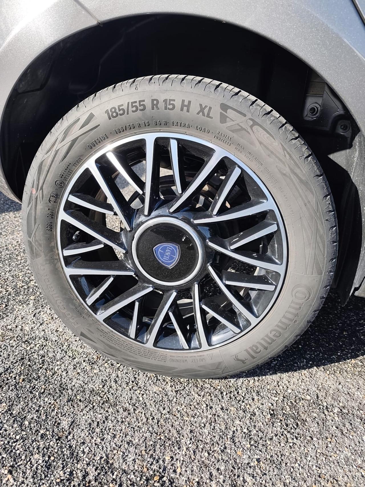 Lancia Ypsilon 1.0 FireFly 5 porte S&S Hybrid Platino