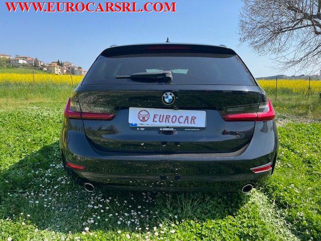 BMW 318 d 48V Touring Sport + Gancio Traino