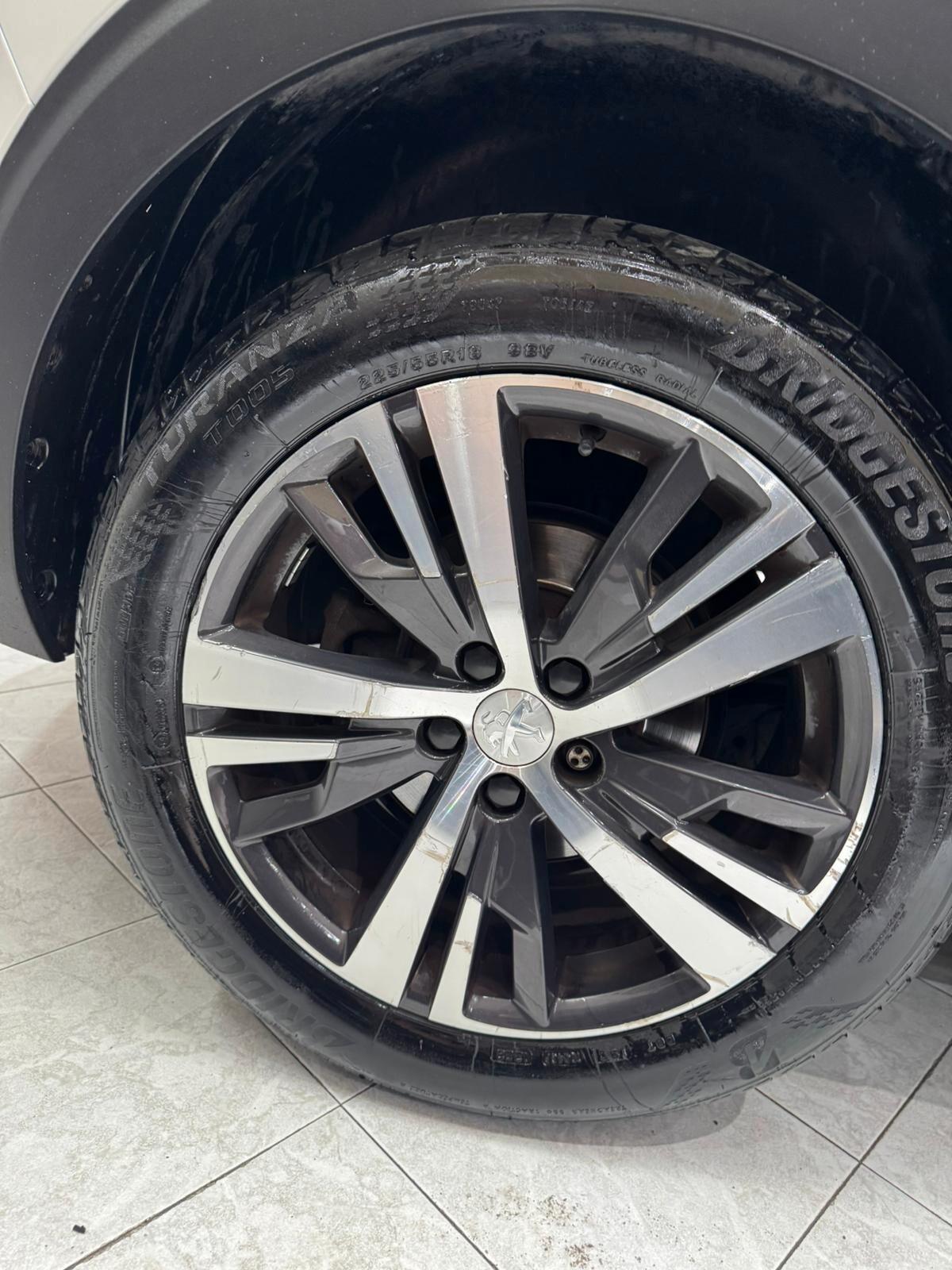 Peugeot 5008 BlueHDi 130 S&S EAT8 Allure Pack