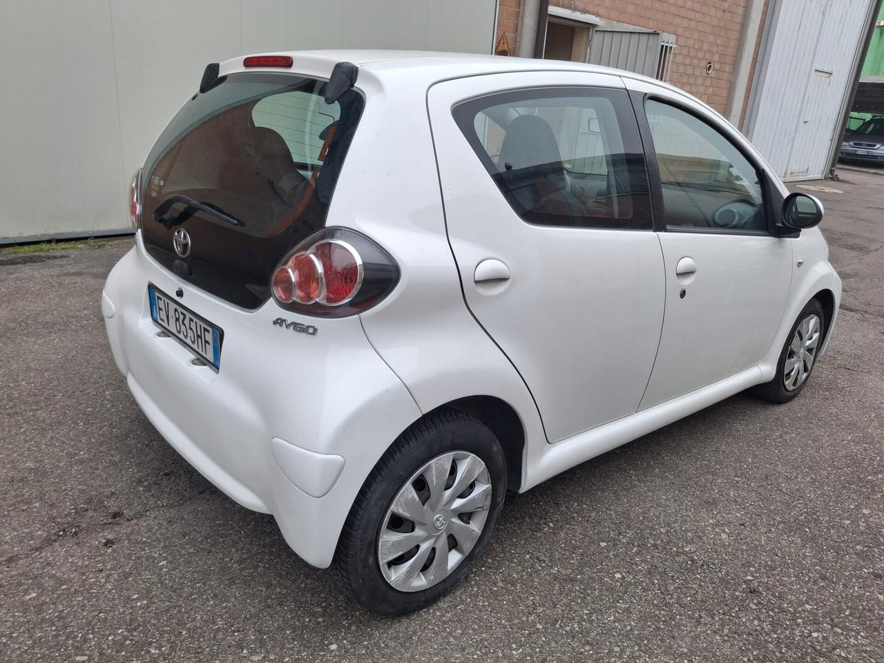 Toyota Aygo 1.0 12V VVT-i 5 porte Cool Soda Connect
