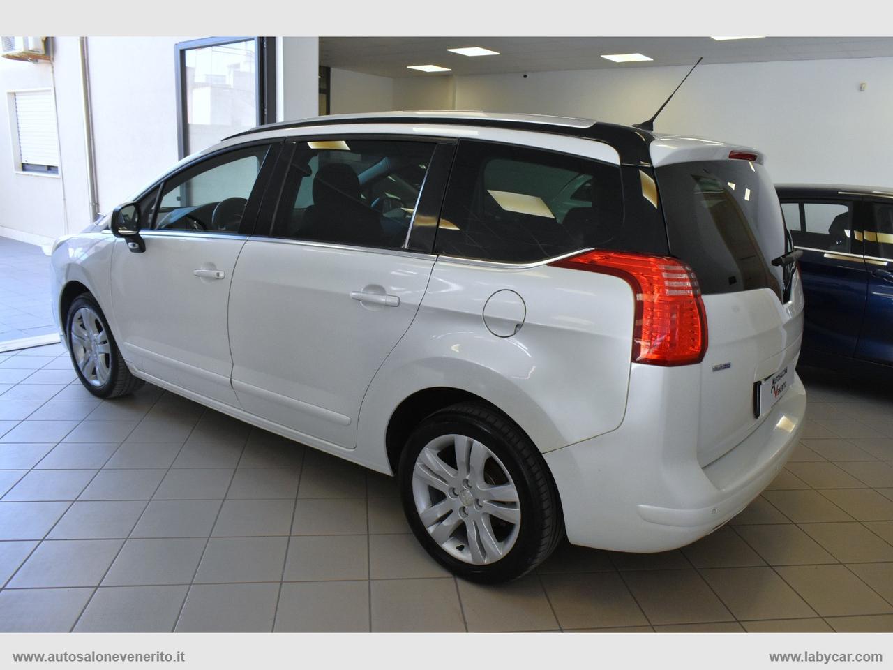 PEUGEOT 5008 BlueHDi 120 S&S Allure