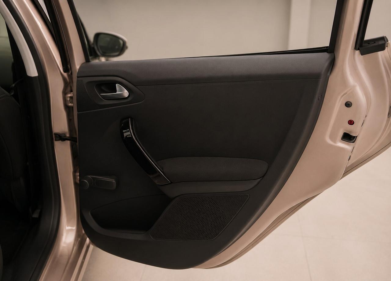 Peugeot 208 PureTech 82 5 porte Access