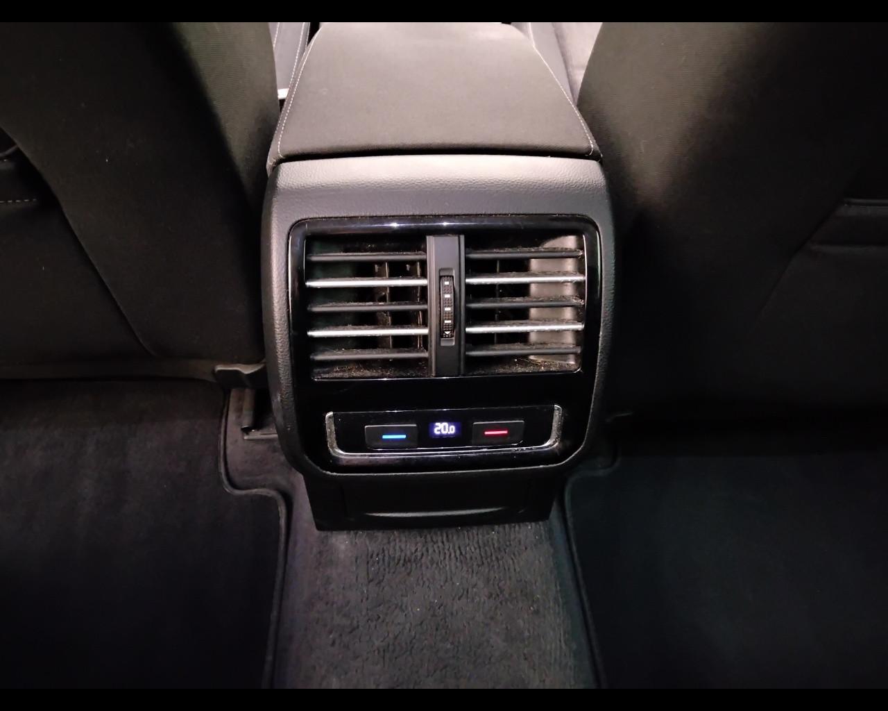 VOLKSWAGEN Passat VIII 2015 Variant - Passat Variant 2.0 tdi Business (