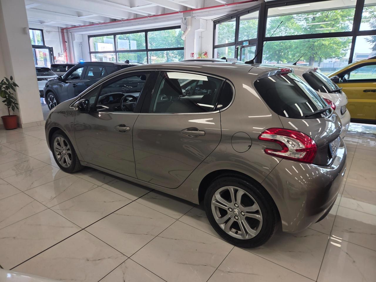 Peugeot 208 1.2 VTi 82 CV 5 porte Allure