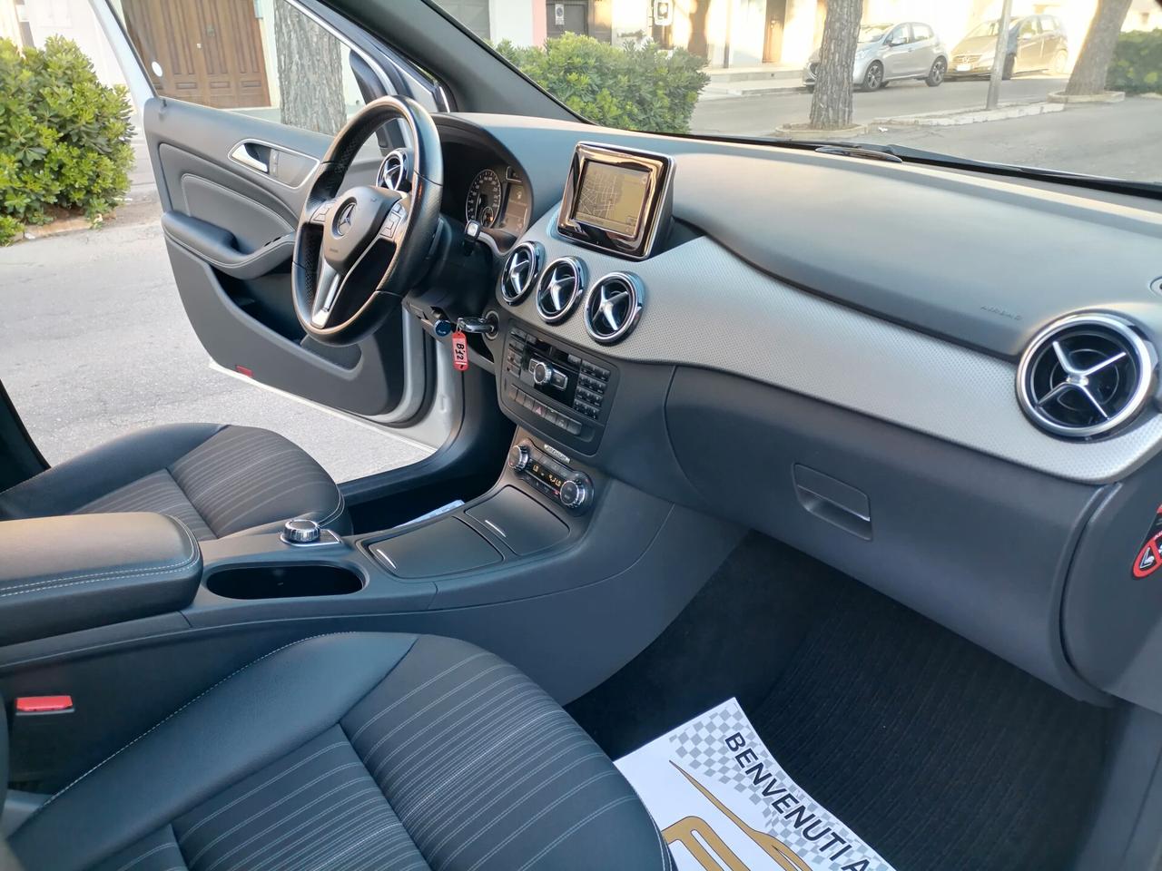 Mercedes B 200 CDI Autom Premium NAVI PELLE - 2012