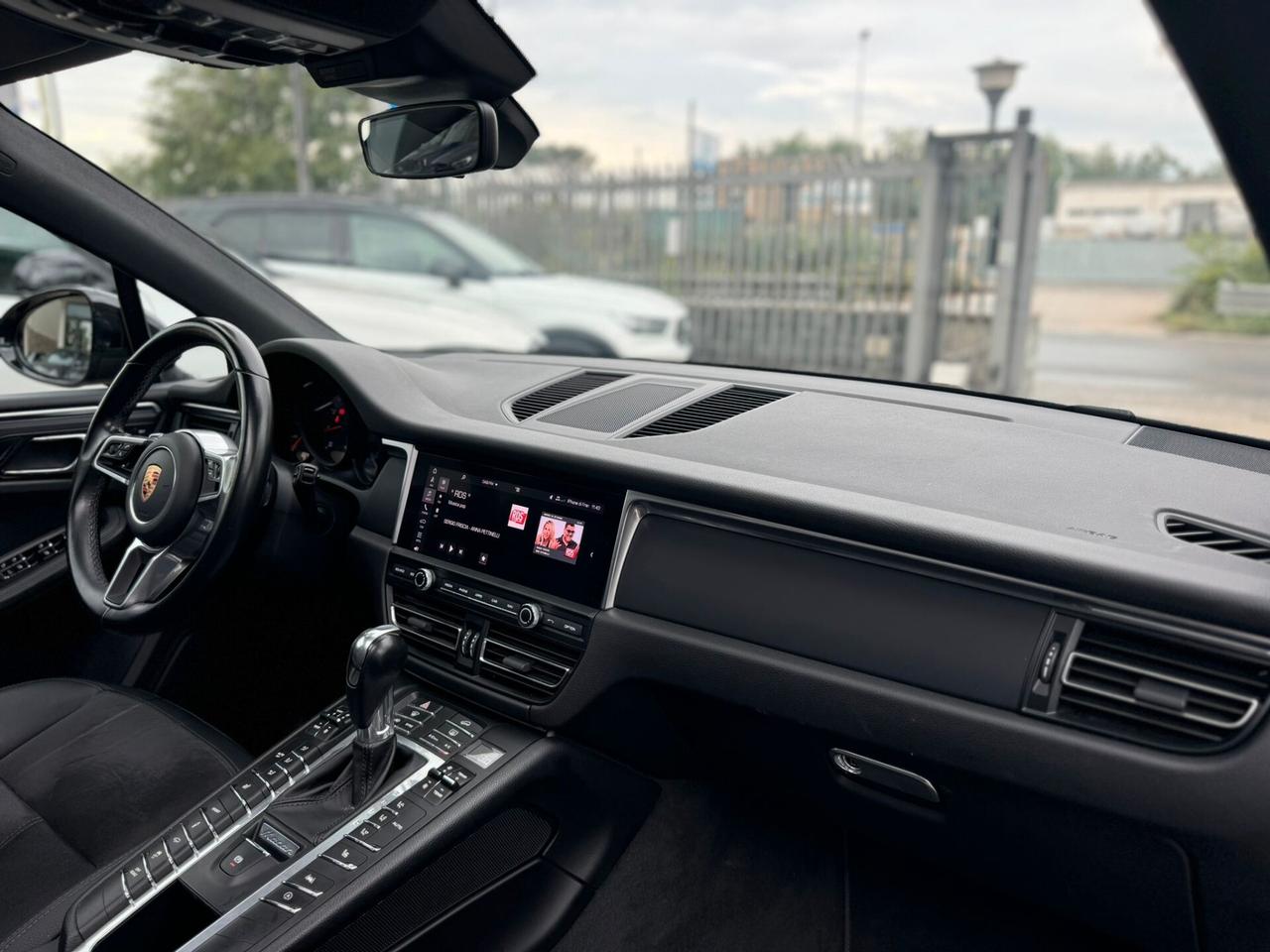 Porsche Macan 2.0 TOTAL BLACK TETTO