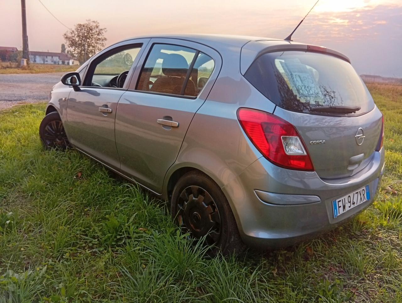 Opel Corsa 1.2 5 porte 130.000km