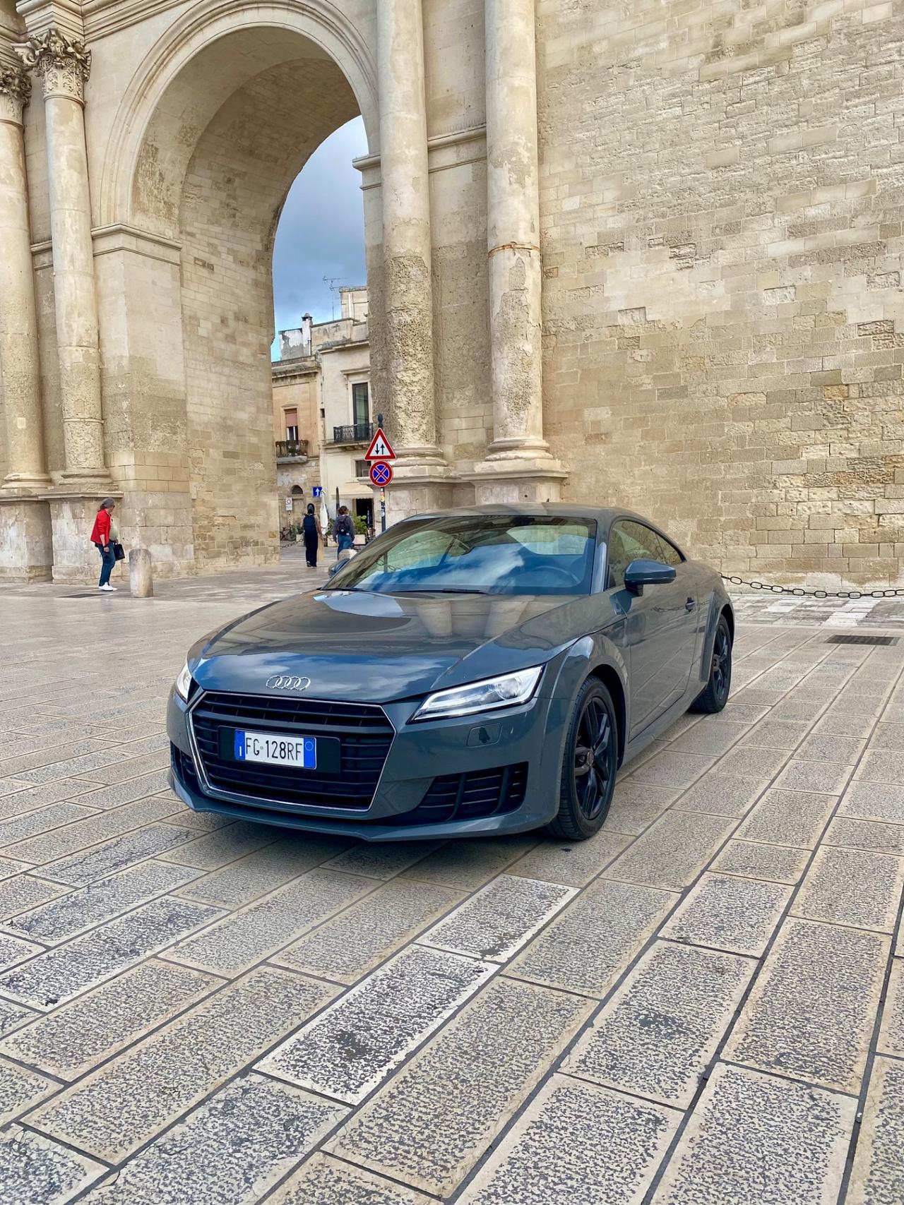 Audi TT Coupé 1.8 TFSI S line
