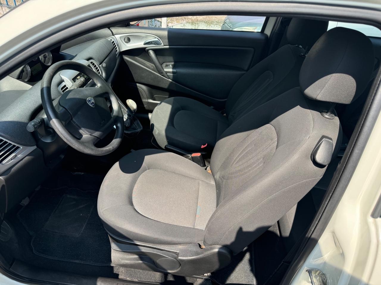 Lancia Ypsilon 1.2 Benz Unyca 2012 EURO5