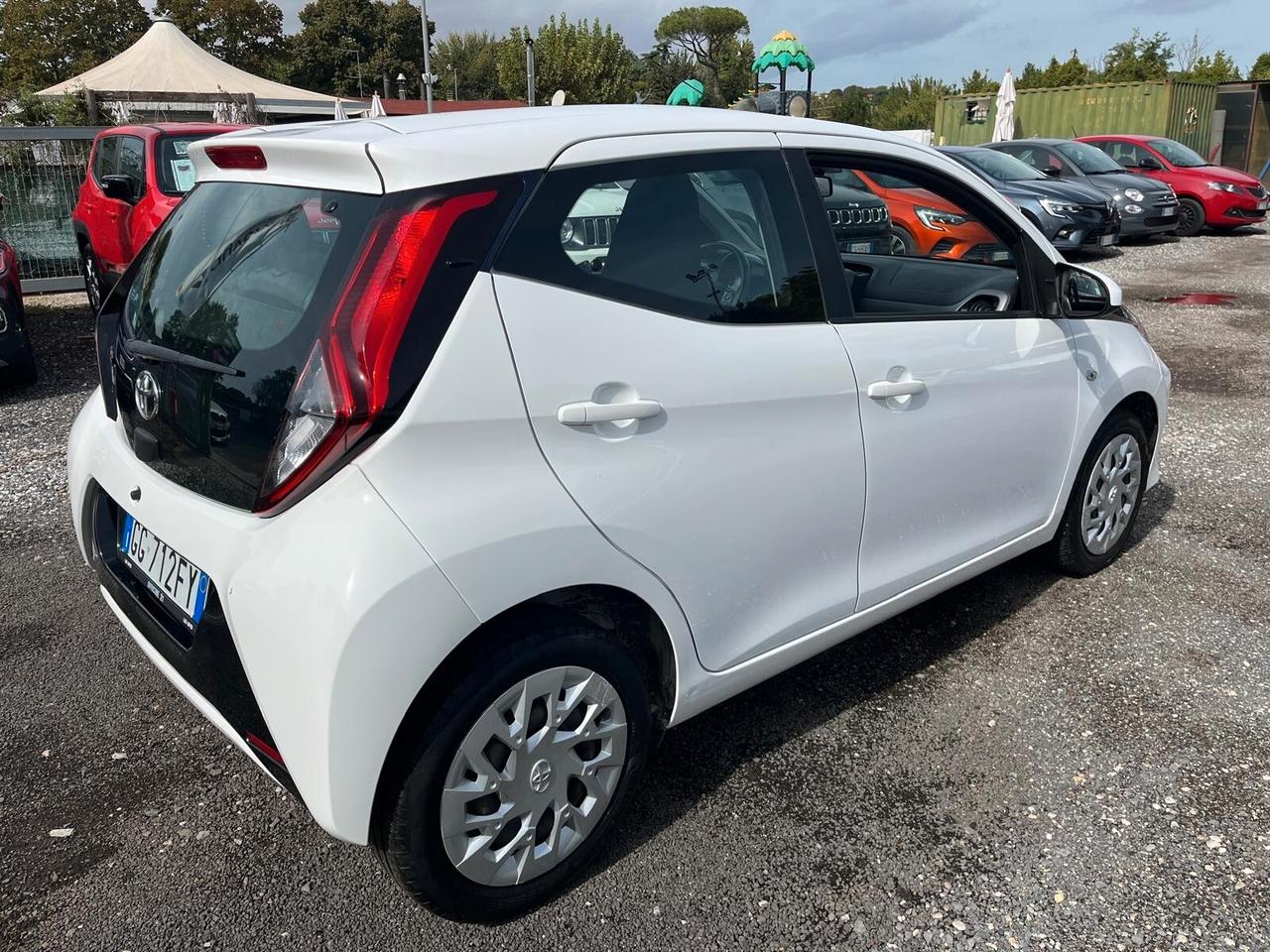 Toyota Aygo Connect 1.0 VVT-i 72CV 5 porte x-business plus