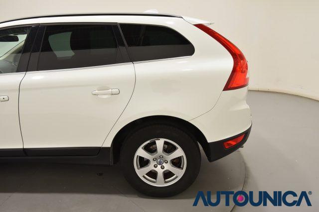 VOLVO XC60 2.0 DRIVe KINETIC TETTO