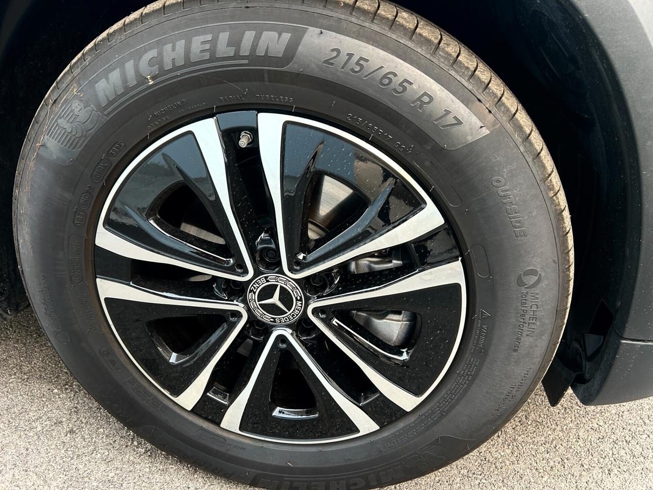 Mercedes-benz GLA 180d Automatic Progressive 2024