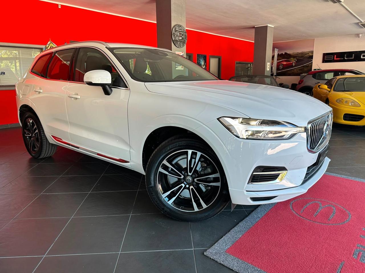 VOLVO XC60 T8 TWIN ENGINE AWD MOMENTUM