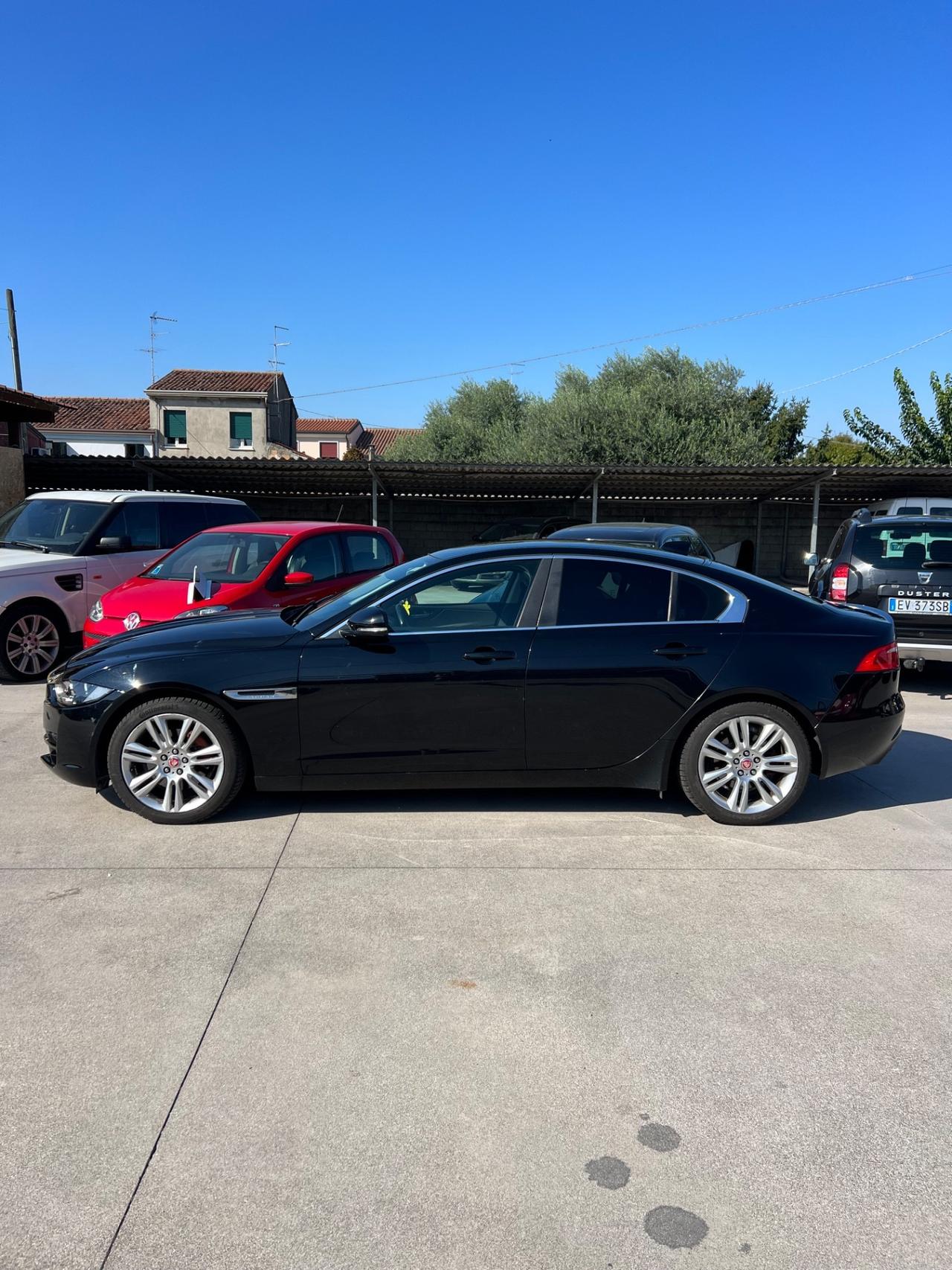Jaguar XE 2.0 D Turbo 180CV Pure