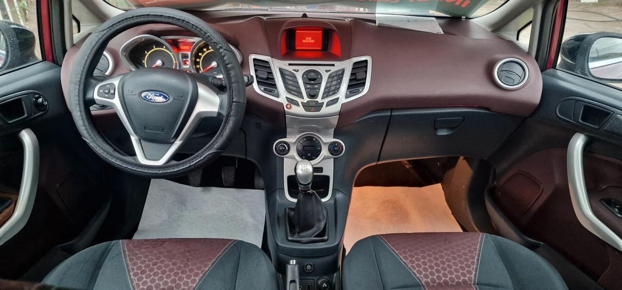 Ford Fiesta 1.4 5 porte Bz.- GPL Titanium