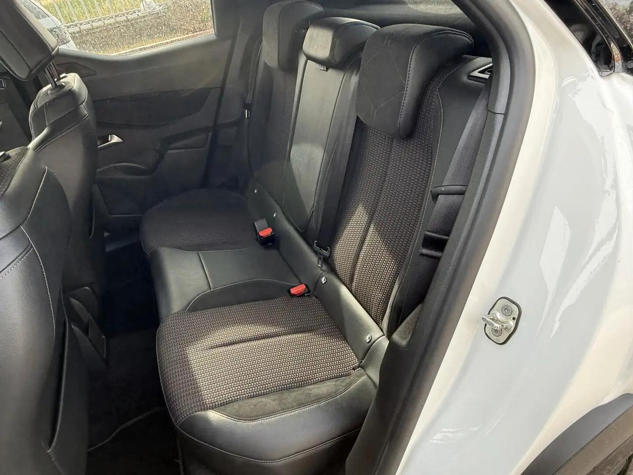 Ds DS3 3 Crossback BlueHDi 130 aut. Performance Line
