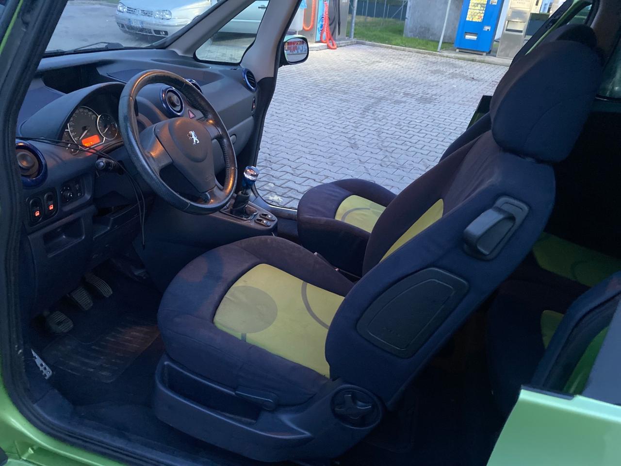 Peugeot 1007 1.4 HDi Trendy