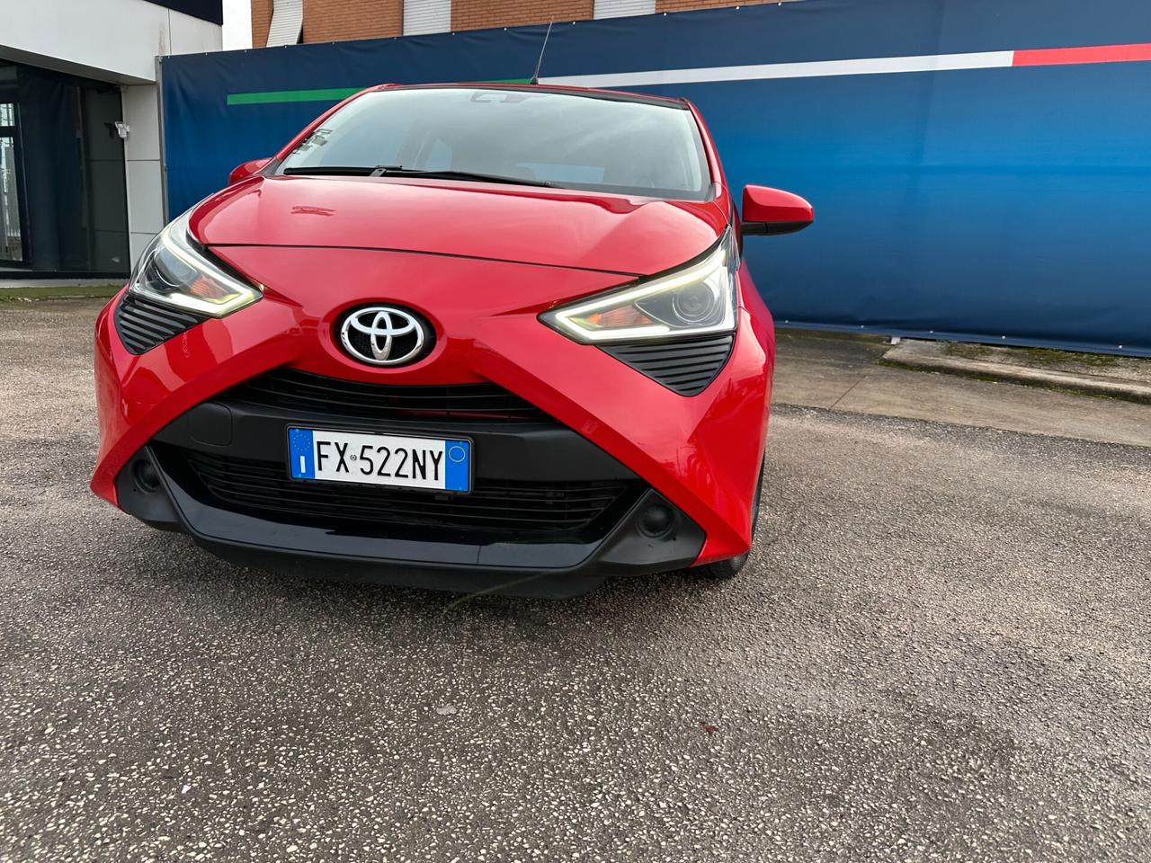 Toyota Aygo Connect 1.0 VVT-i 72 CV 5 porte x-wave