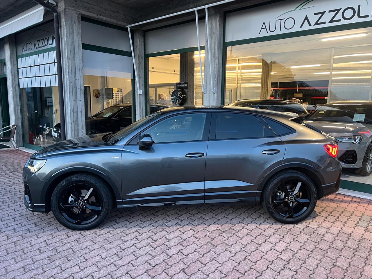 Audi Q3 Sportback 35 tdi s-tronic, S-line, 19", Look nero